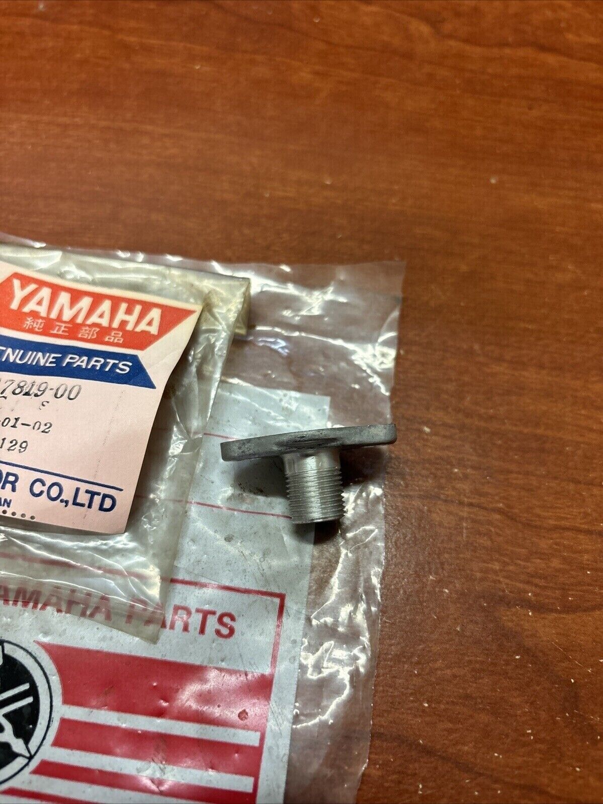NOS Yamaha EC340 ET250 ET340 EX440 PZ480 HOUSING CAP 821-17819-00-00 Y178