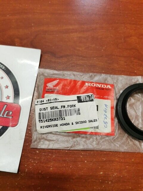 NOS Honda CR125R CR250R CR480R FRONT FORK DUST SEAL 51425-KA3-731 H152