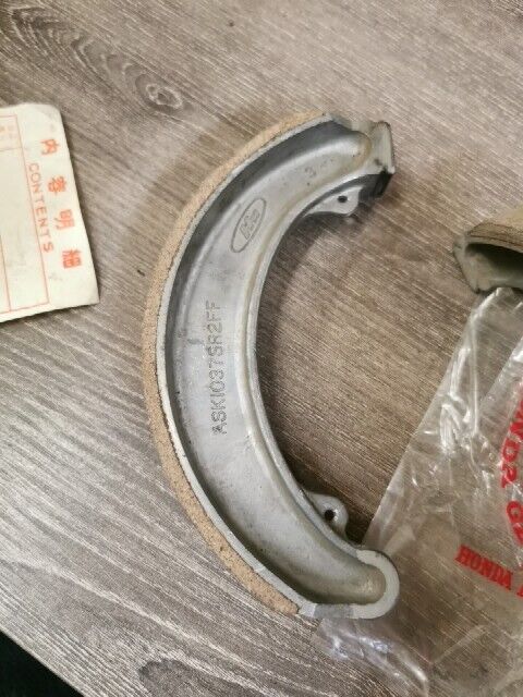 NOS HONDA CB250 CL350 CB350 SHOE FRONT BRAKE MCA KIT 45120-286-000 H85