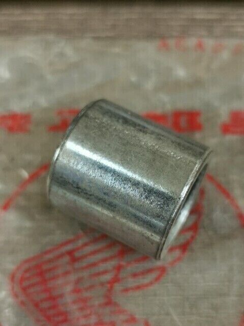 NOS HONDA CB360 CB400 CB750 1970 - 1976 COLLAR WHEEL SIDE 44311-371-980 H79