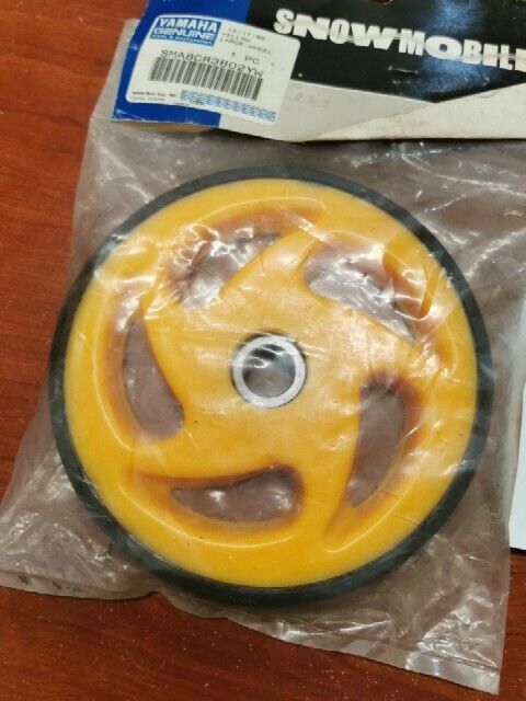 NOS Yamaha YELLOW LARGE WHEEL SMA-8CR38-02-YW Y110