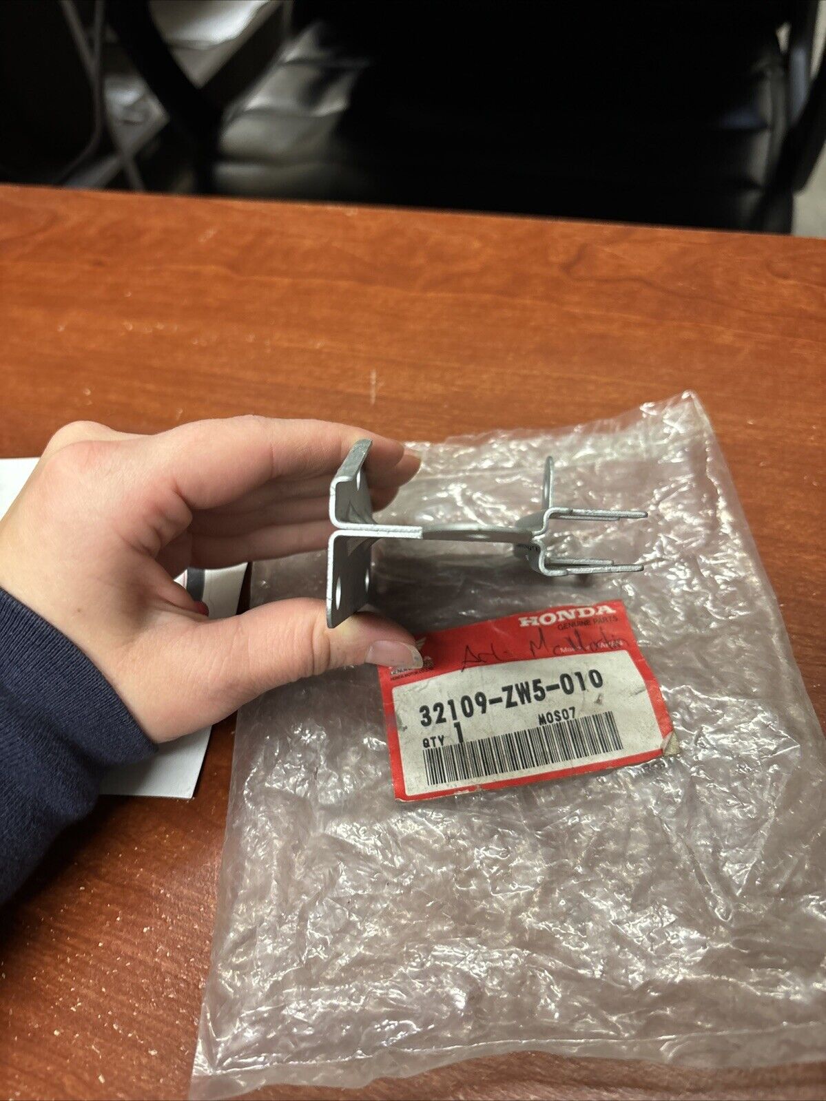 NOS Honda BF115 BF130 CONNECTOR BRACKET 32109-ZW5-010 H185