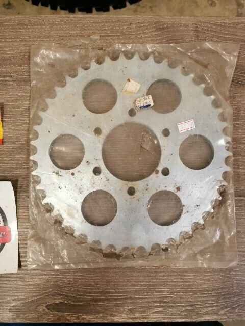 NOS SEN KUNG Suzuki GS750 1977 - 1983  SPROCKET 41T 64511-45000 J55