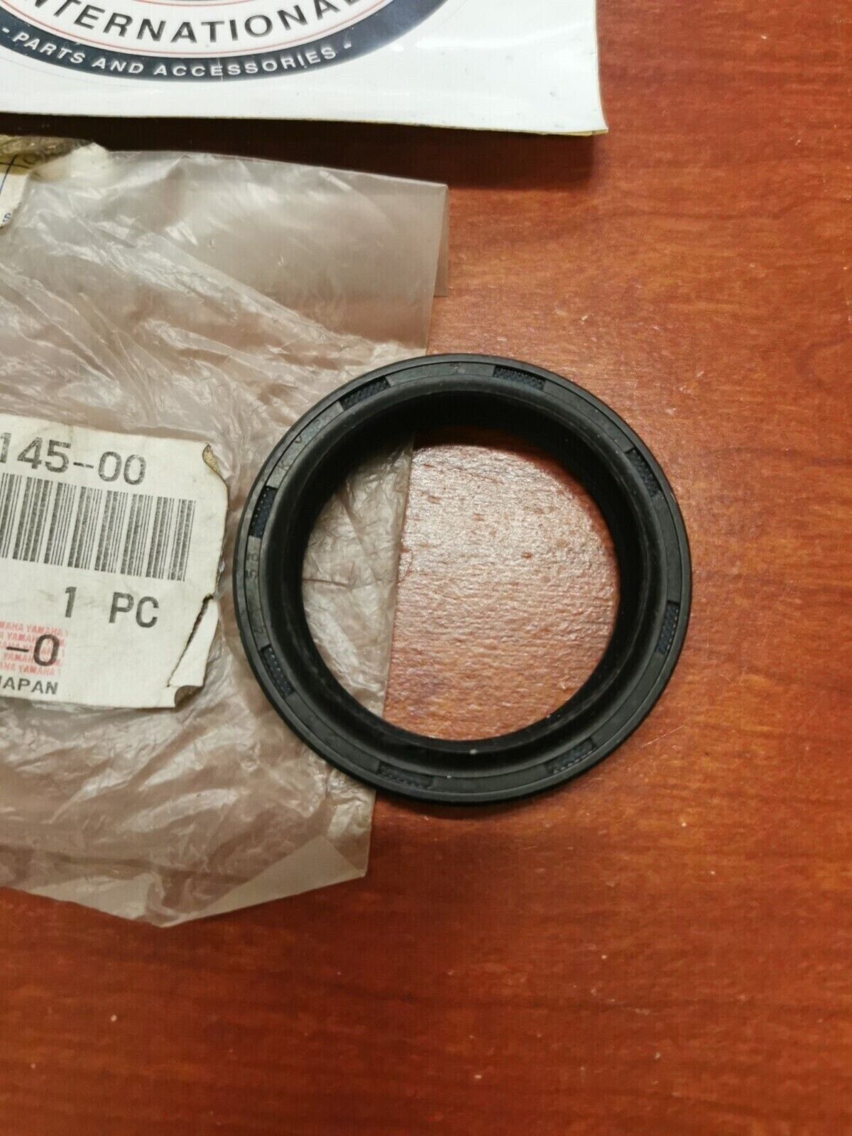 NOS Yamaha DT125 DT200 OIL SEAL 3BN-23145-00-00 Y92