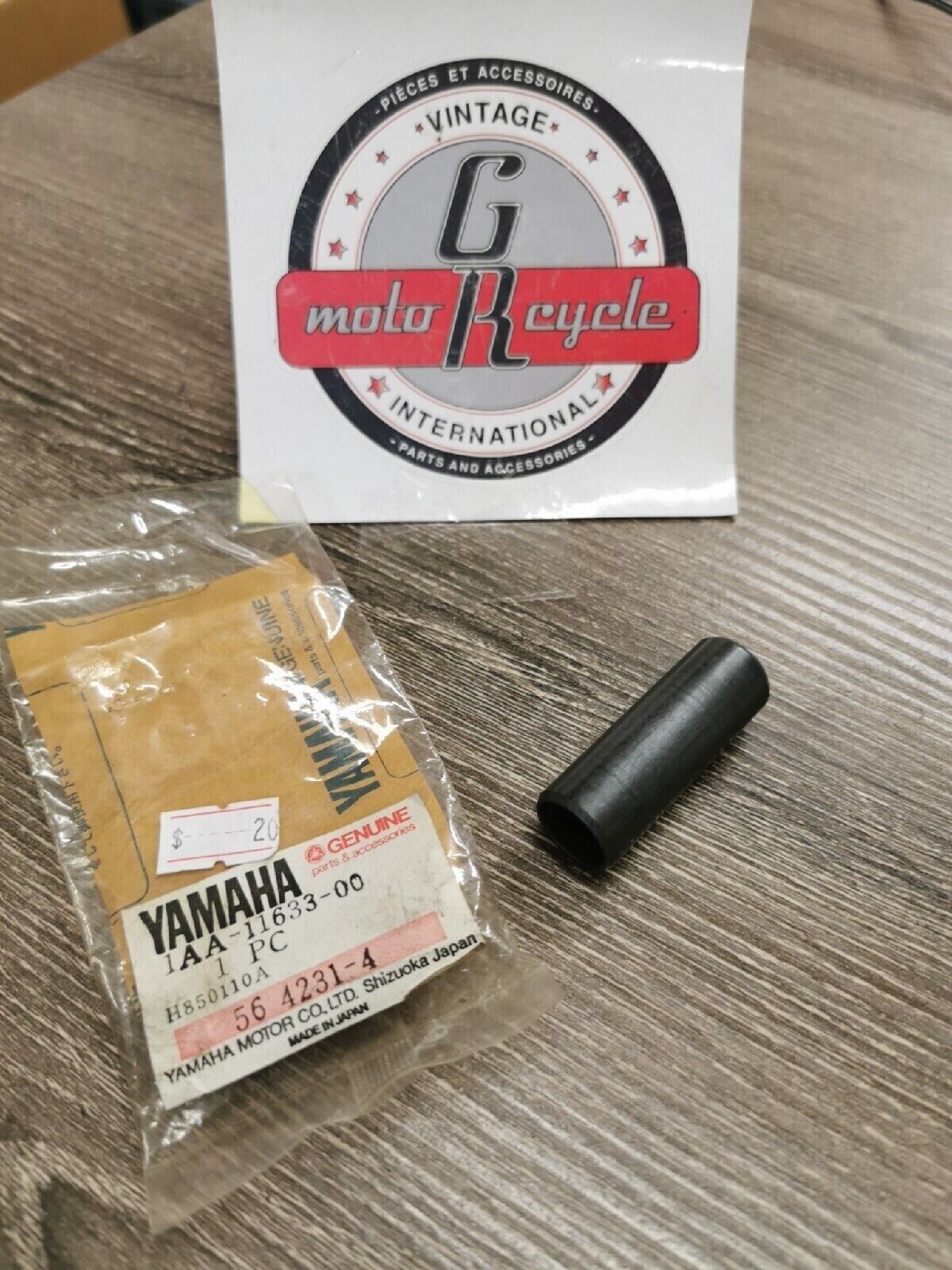 NOS YAMAHA FZ750 1986 1987  PISTON PIN  1AA-11633-00 Y57