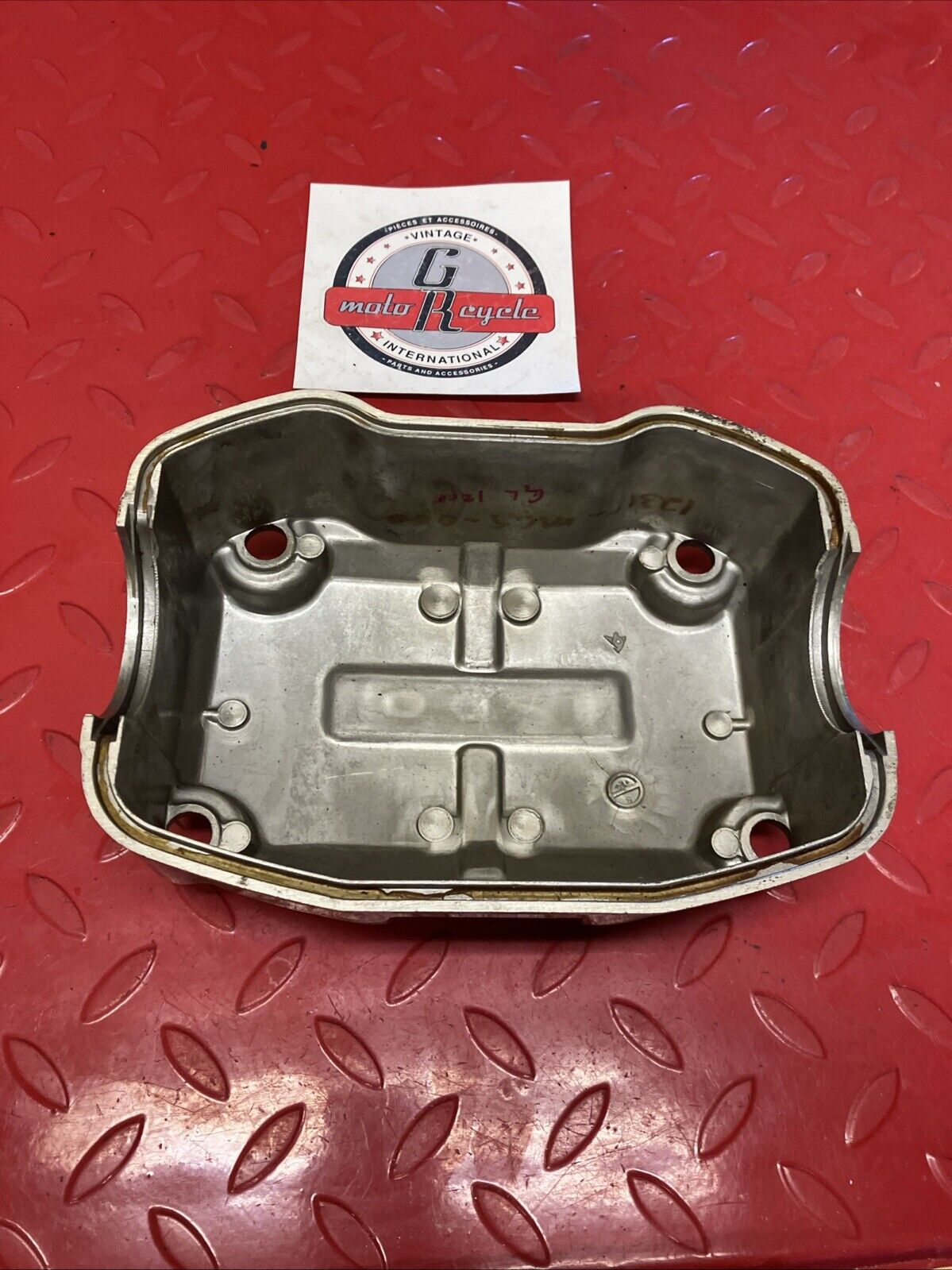 Honda GL1200 Goldwing 1200 1984 - 1987 left right engine cylinder head cover U5