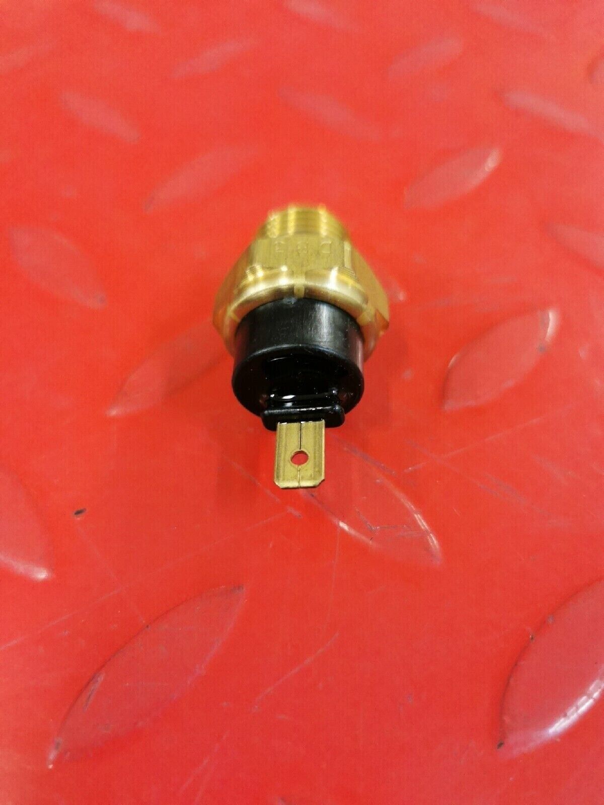 NOS HONDA ST1100 VTR250 VT800C CBR600F THERMOSTAT SWITCH 37760-MR1-003 H39