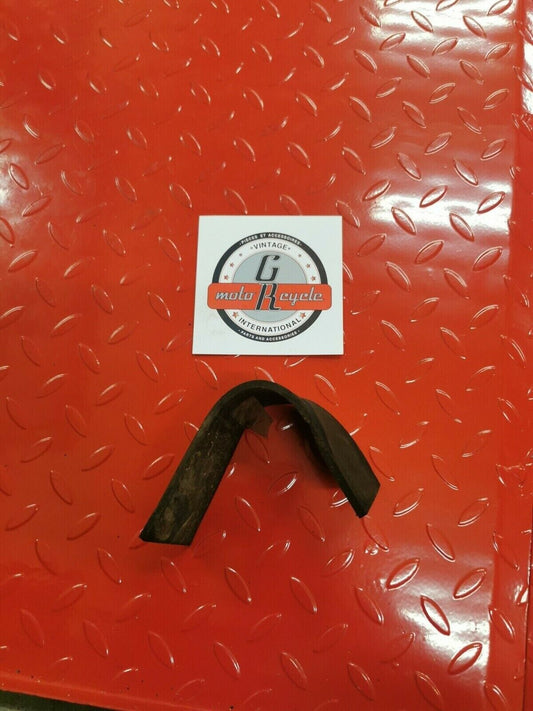 Yamaha IT175 1981 fuel tank locating damper cushion foam