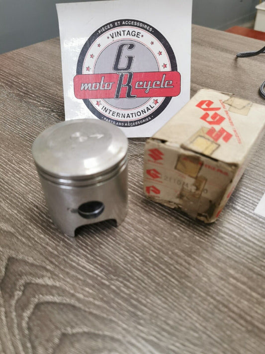 NOS SUZUKI  RM125 1976 - 1978  PISTON STD  12110-41300  S11