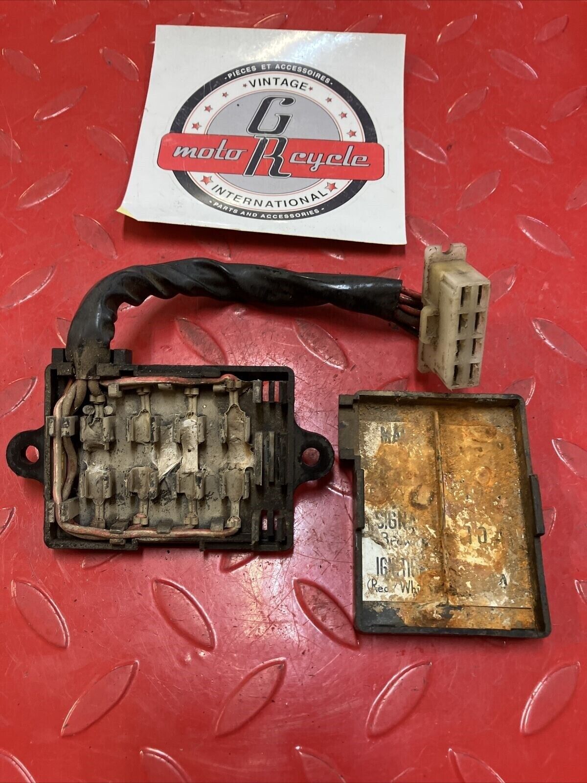 Yamaha RD400 1977 Fuse box 1976 1978 1979 XS750 2