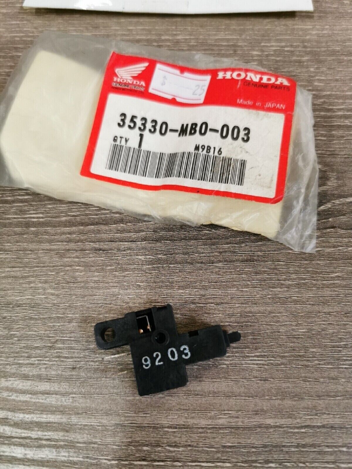 NOS HONDA ST1100A VFR800F1  GL1500SE CB1000 CLUTCH SWITCH 35330-MB0-003 H46