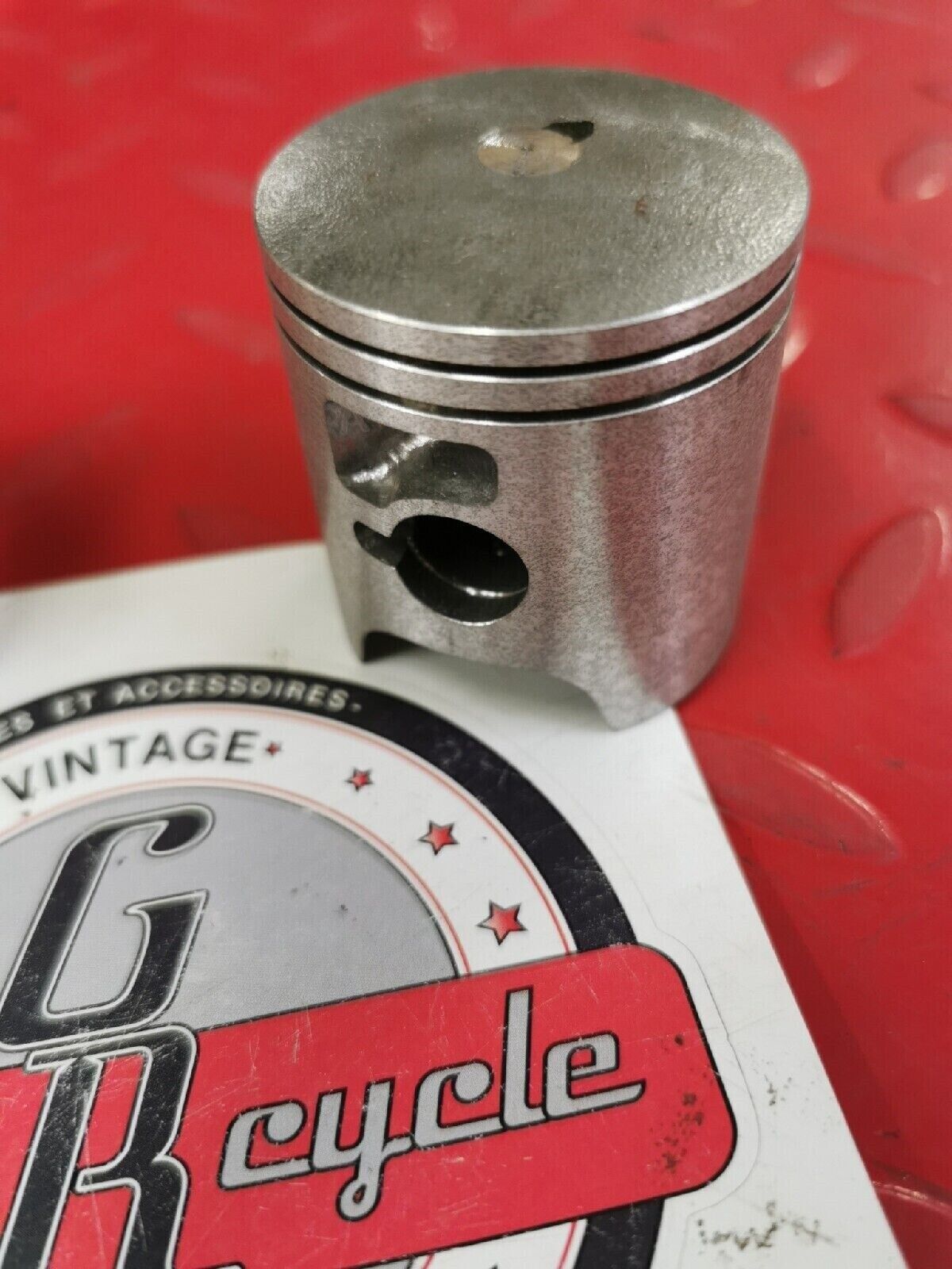 NOS HONDA CR80R 1985  PISTON 13101-GC4-671  H38