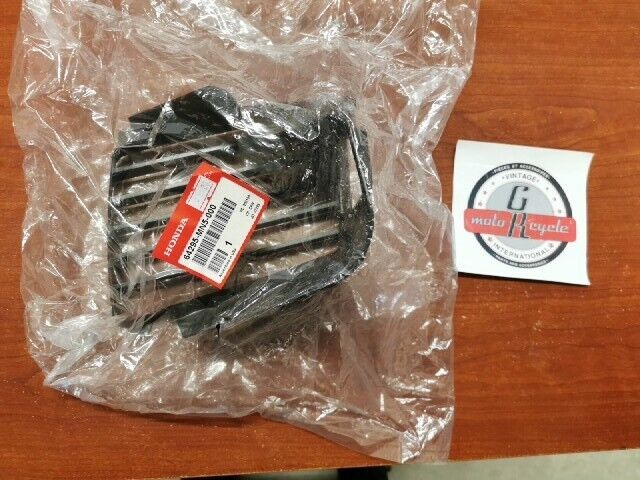 NOS Honda GL1500 LEFT SIDE UNDER COWL LOUVER 64295-MN5-000 H106