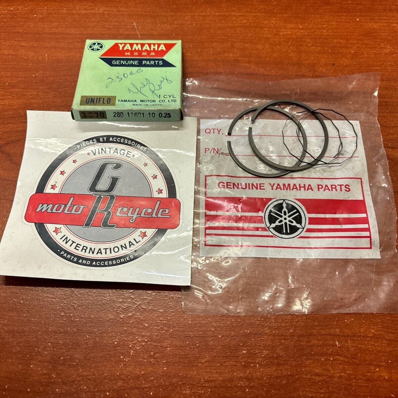 NOS Yamaha 1972 DS7 PISTON RING 0.25 280-11601-10-00 Y174