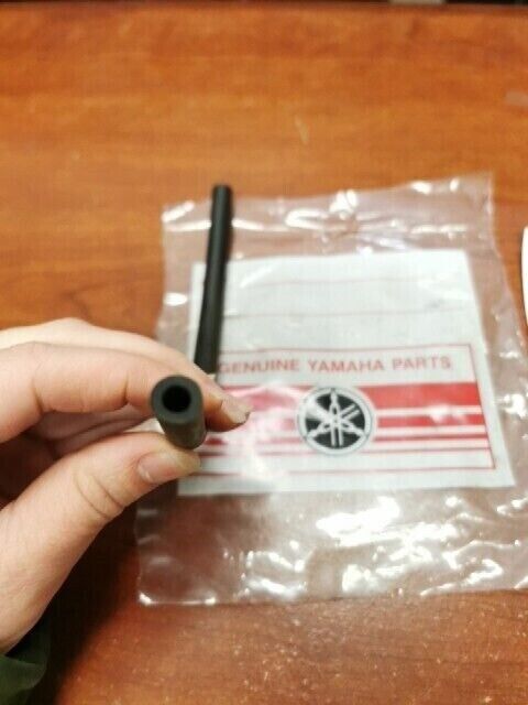 NOS Yamaha HOSE 168-24312-00-00 S 90445-09094-00 90445-09226-00 90445-09M25 Y121