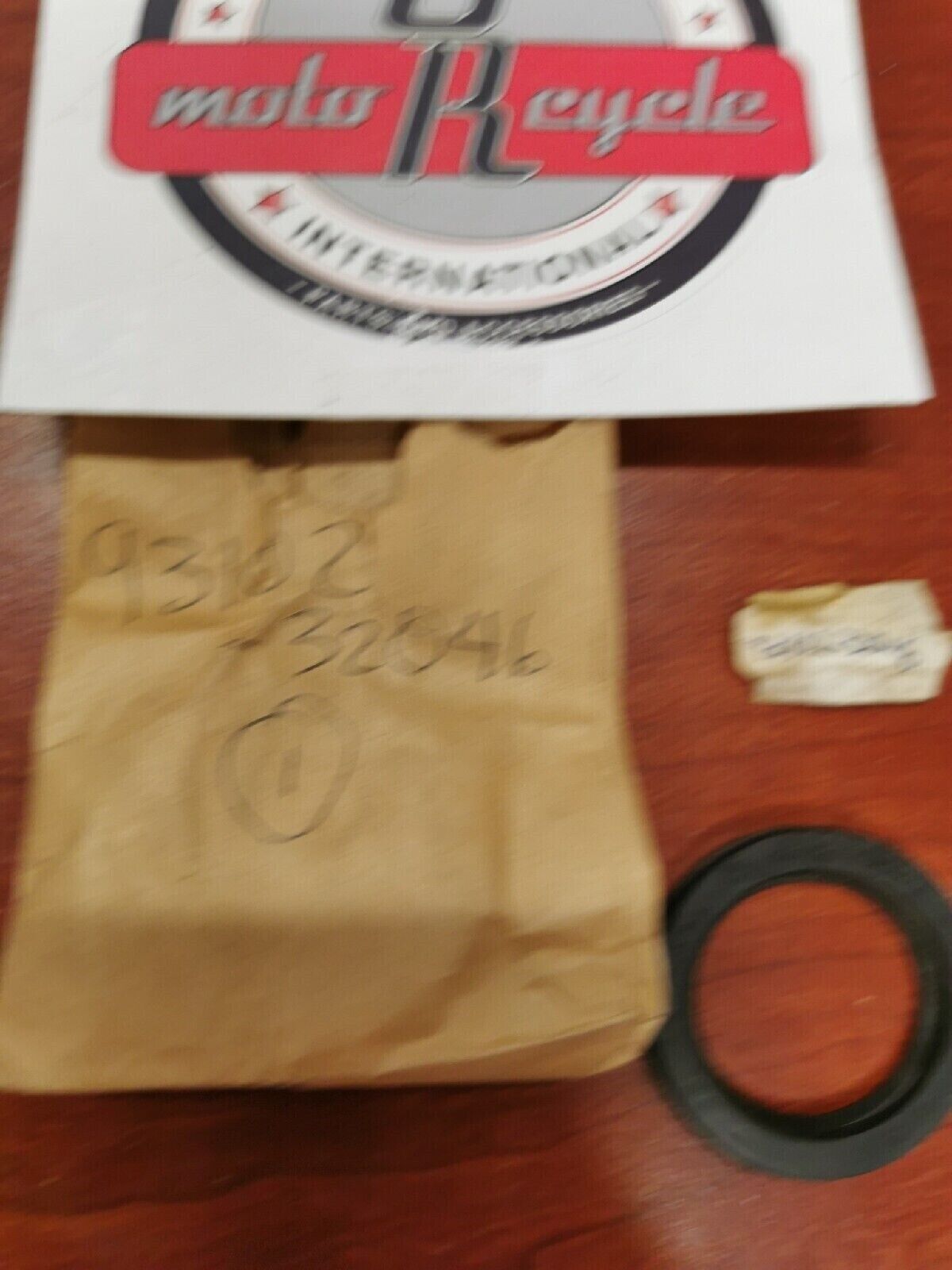 NOS Yamaha OIL SEAL 93102-32046-00 Y71