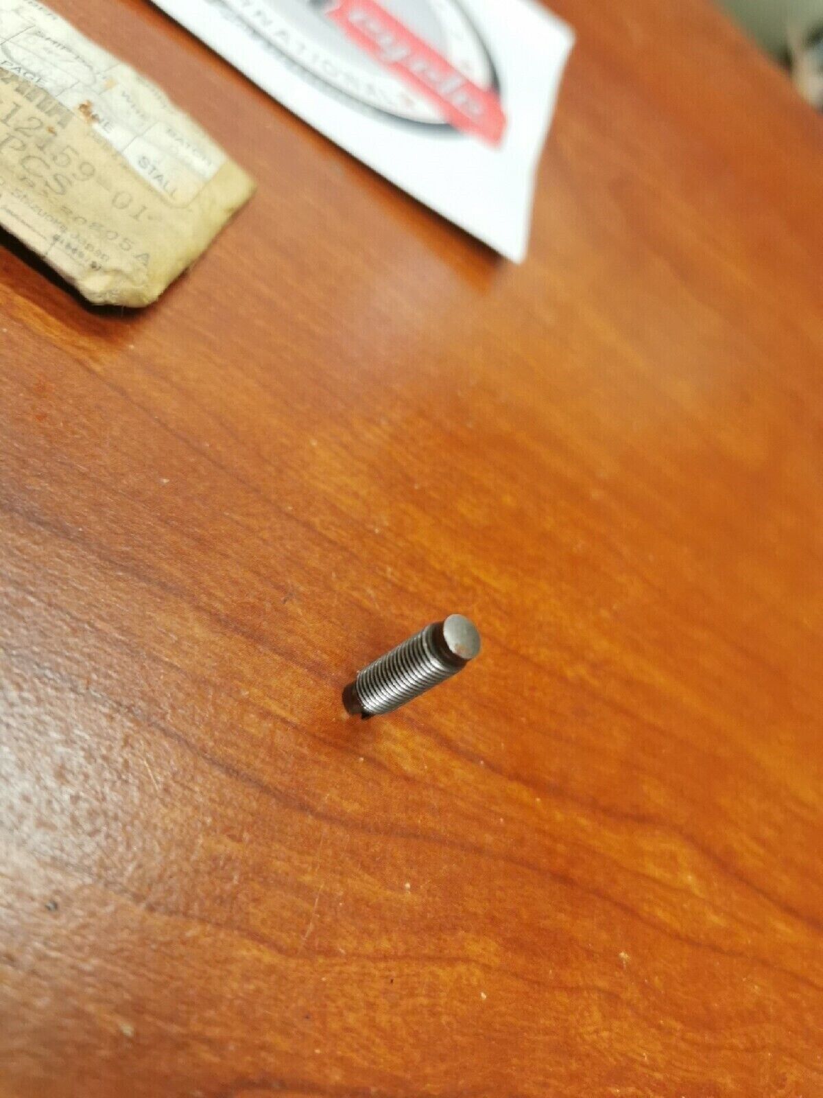 NOS Yamaha VALVE ADJUSTING SCREW 1L9-12159-01-00 SUB. 22U-12159-00-00 Y68