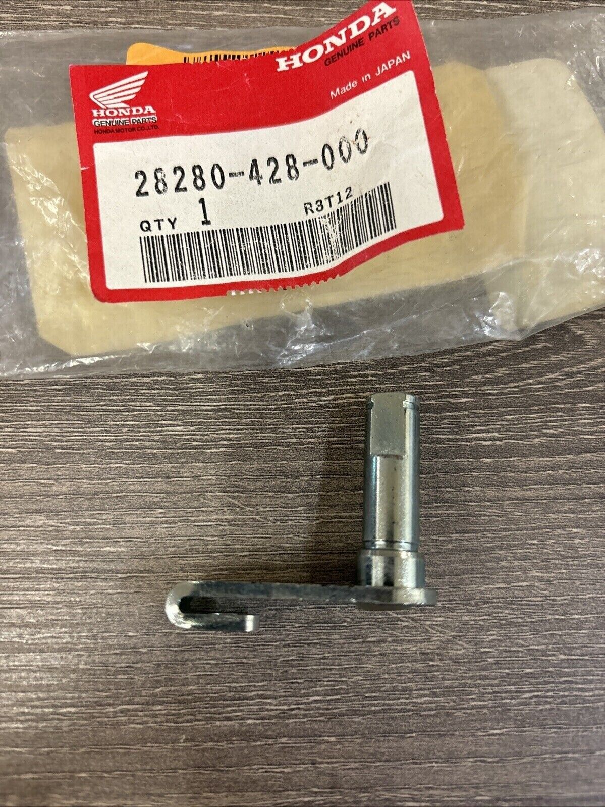 NOS Honda CB250RS XL250 XL500 XR250 XR500 FOLLOWER SHAFT 28280-428-000 H118