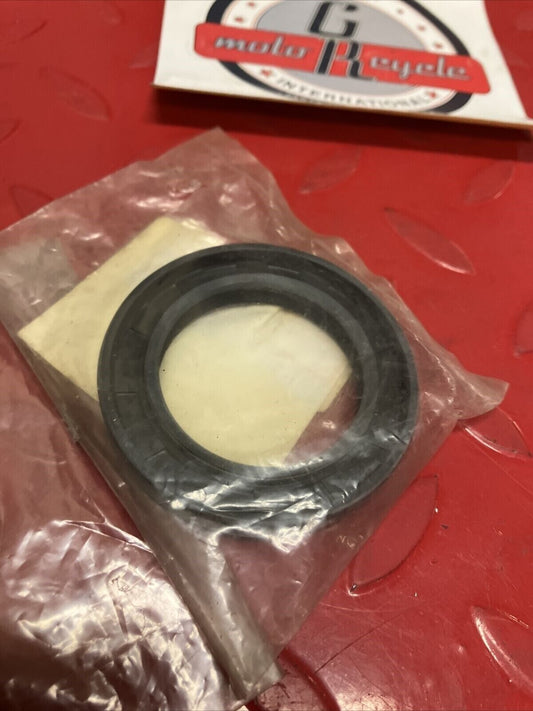 NOS KAWASAKI KXT250 KLF185 REAR HUB OIL SEAL 92049-4001 K15