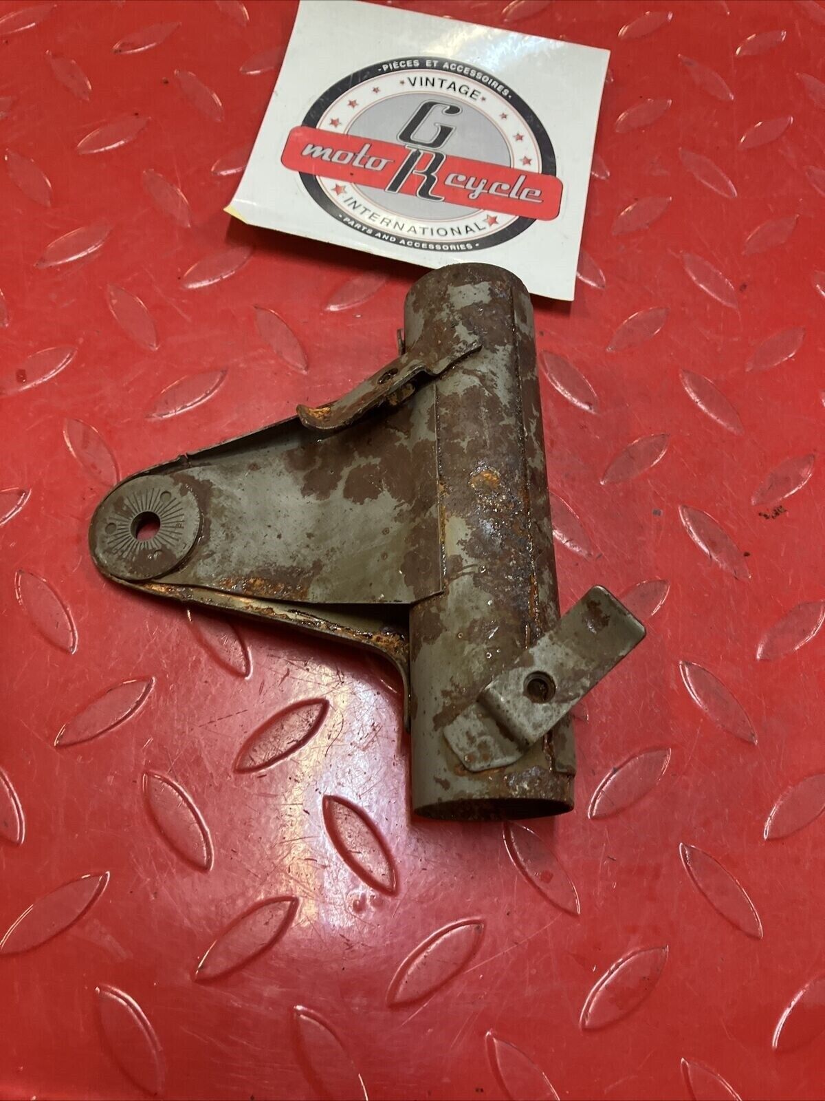 Yamaha RD400 1977 right fork upper cover headlight bracket 1976