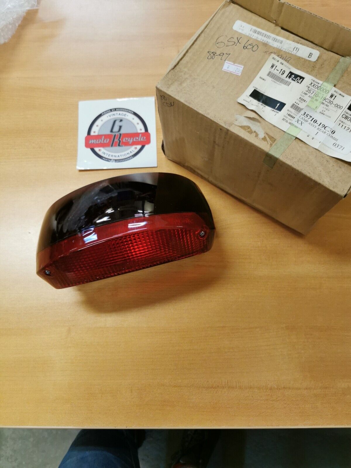 NOS  SUZUKI  GSX 600  1988 - 1997  Tail Light 35710-19C30  S10