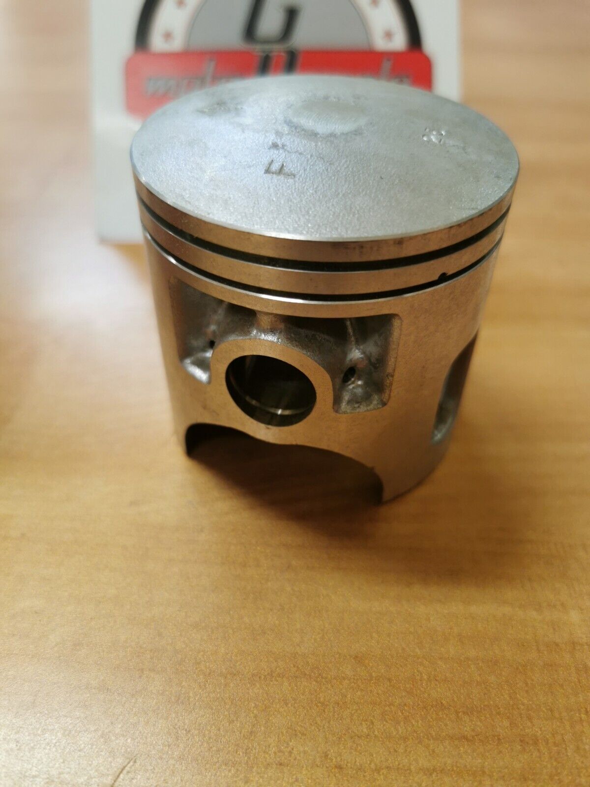 NOS YAMAHA IT175 1979  PISTON 1 O/S 0.25  2W6-11635-00-00 Y45