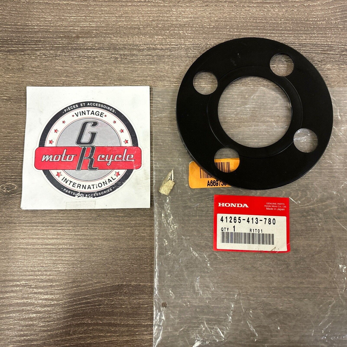 NOS Honda CB250N CB400N CM400A CM400C CM400T DAMPER COVER 41265-413-780 H114