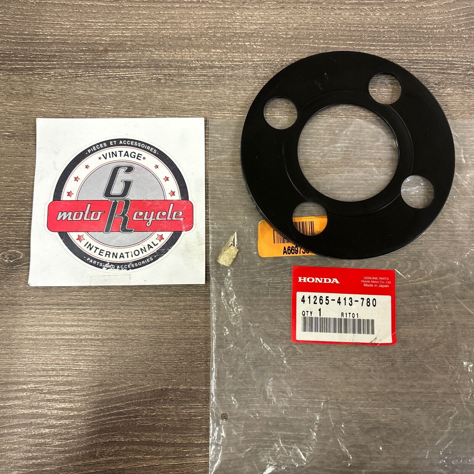 NOS Honda CB250N CB400N CM400A CM400C CM400T DAMPER COVER 41265-413-780 H114