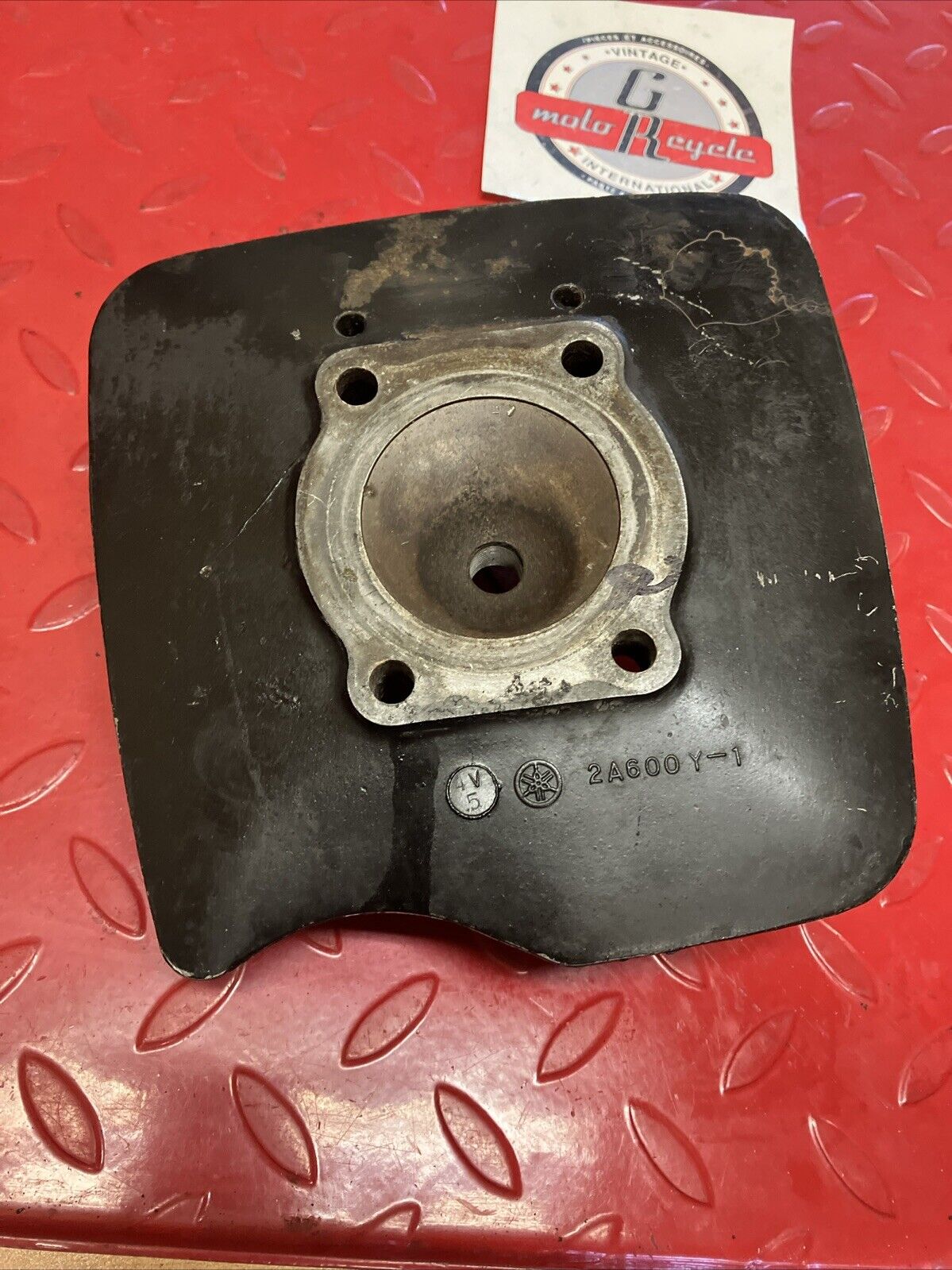Yamaha DT125 1978 cylinder jug barrel head 2