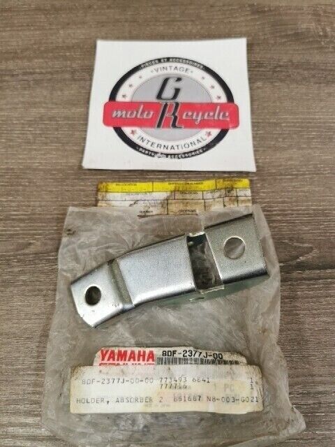 NOS YAMAHA SRX700 1998 - 2001 ABSORBER HOLDER 8DF-2377J-00-00 Y108