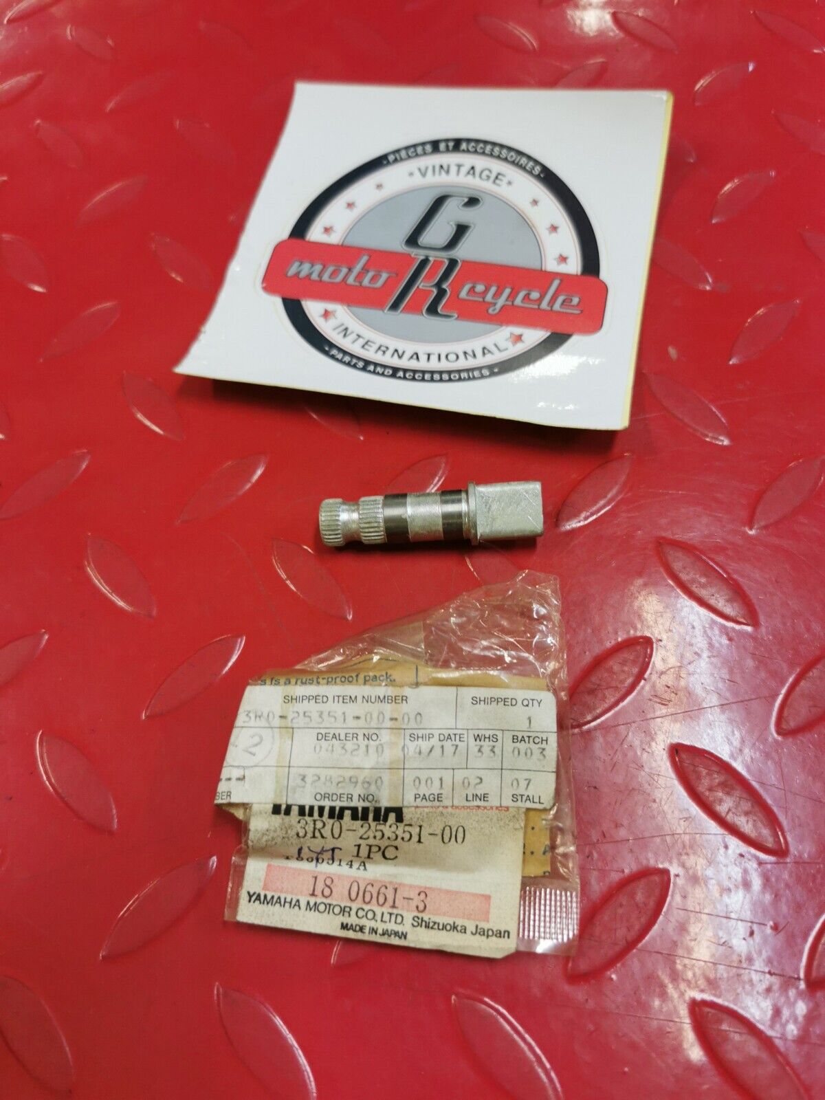 NOS YAMAHA CAMSHAFT 3R0-25351-00-00 SUPERCEDED 4N0-25151-00-00 Y30