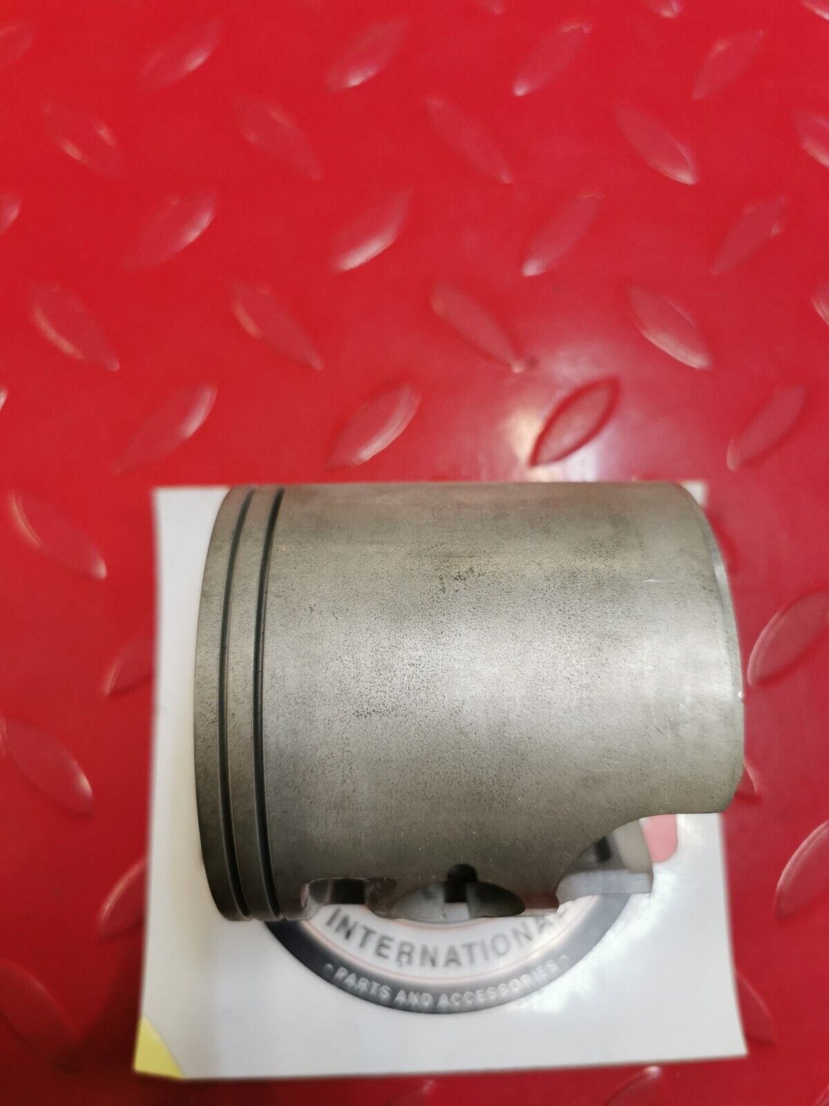 NOS Yamaha EX570 PISTON STD 82M-11631-01-92 Y27