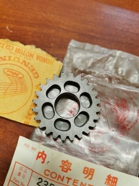 NOS Honda 1973 - 1976 XR75 MAINSHAFT TOP GEAR 24T 23501-116-010 H80
