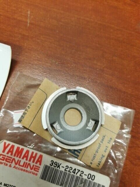 NOS Yamaha YZ80 YZ125 IT200 CASE CAP 39K-22472-00-00 Y105