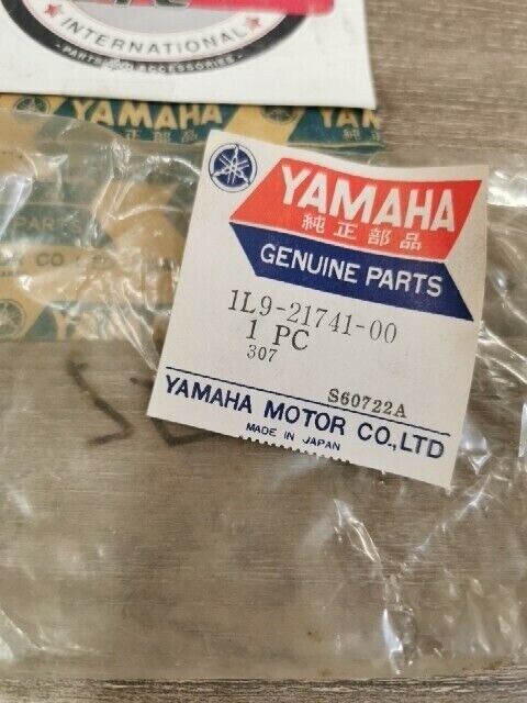 NOS YAMAHA XS360C 1976 XS360 1977 COVER SIDE 4 1L9-21741-00-00 Y155