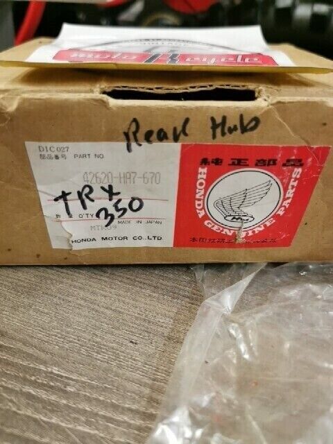 NOS HONDA ATV TRX350 1986 HUB L RR 42620-HA7-670 SUB BY 42620-HA7-770 H105