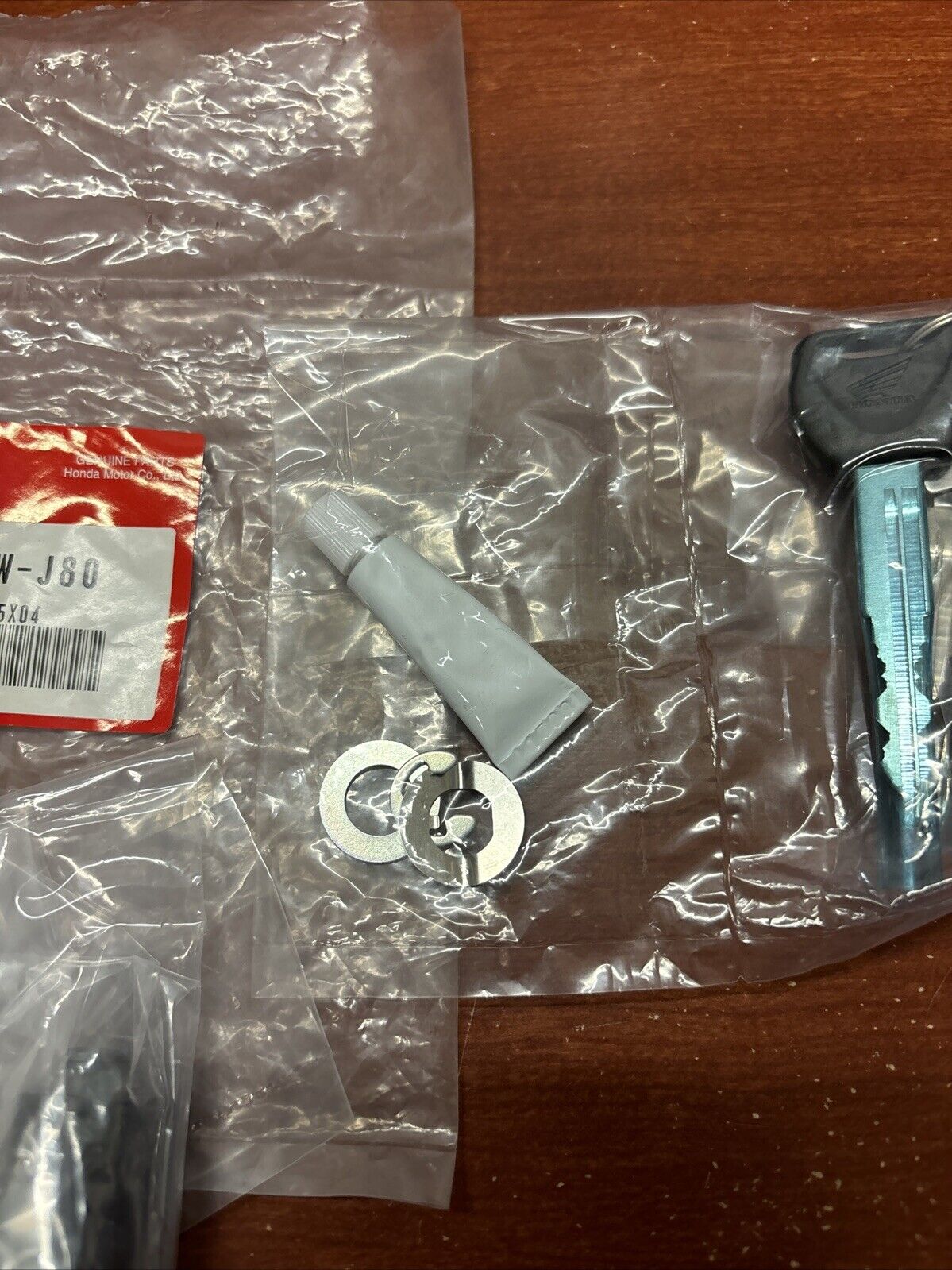 NOS Honda CB500X CYLINDER SET WITH KEYS 08M70-MJW-J80 H170