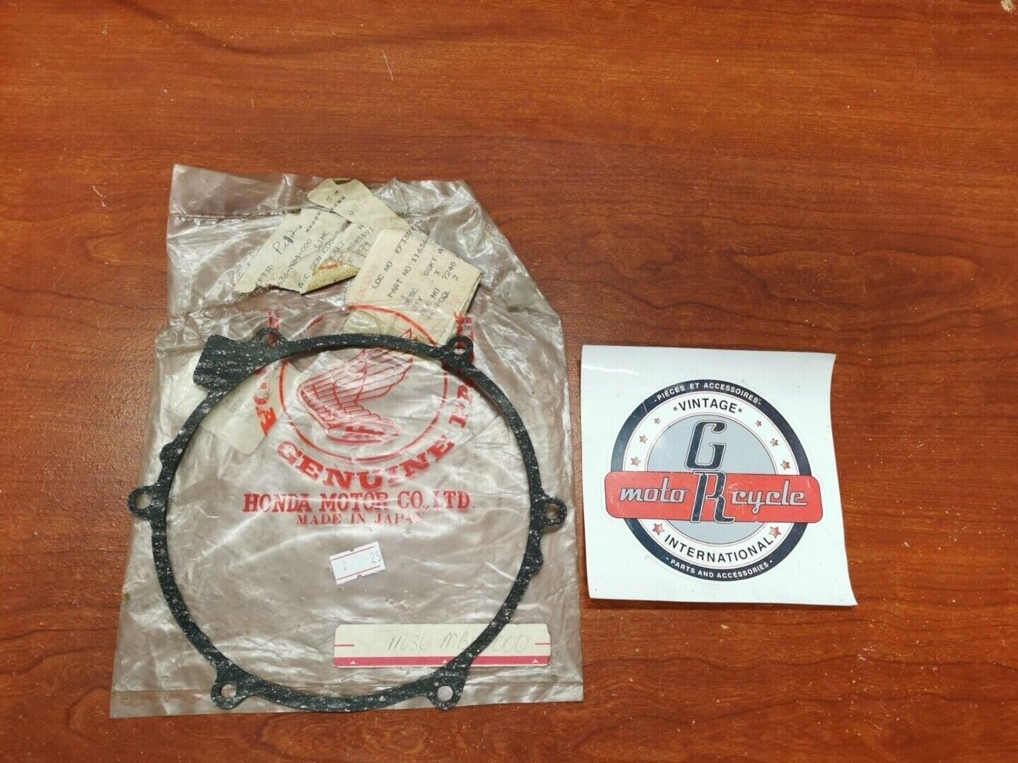 NOS Honda 1983 - 1986 VF1100C/S ALTERNATOR COVER GASKET 11636-MB4-000 H67