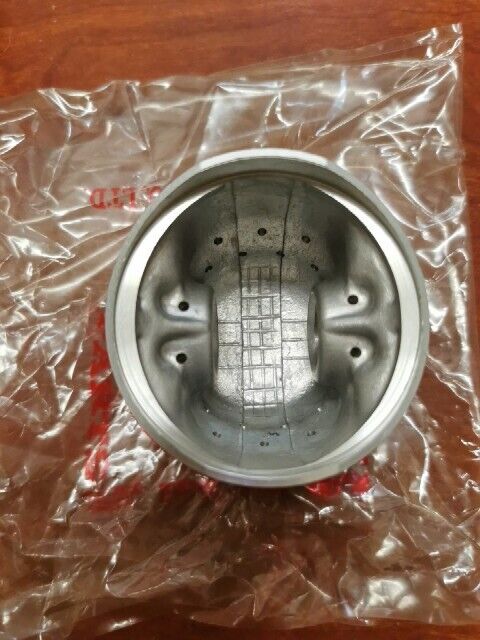 NOS Honda CB500 K1 K2 PISTON (OS 0.25) 13102-323-000 SUB. 13102-323-405 H62