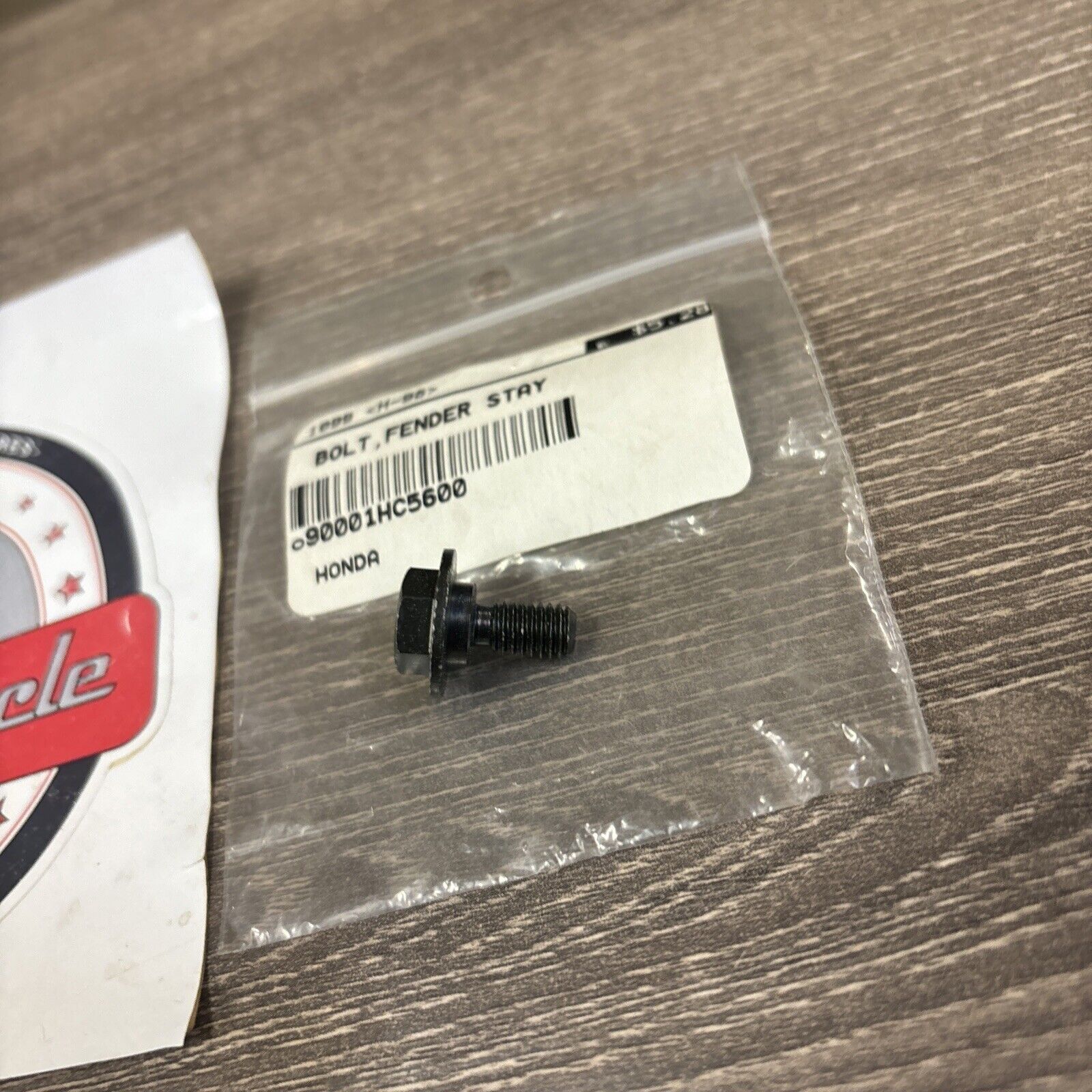 NOS Honda FL400R GL1500CF NR750 TRX300FW FENDER STAY BOLT 90001-HC5-600 H158