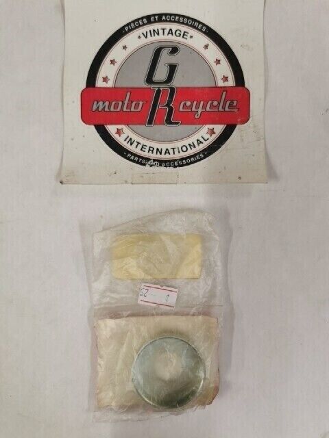 NOS HONDA CR125R 1990 CAP DUST SEAL 52144-KZ4-700 H101