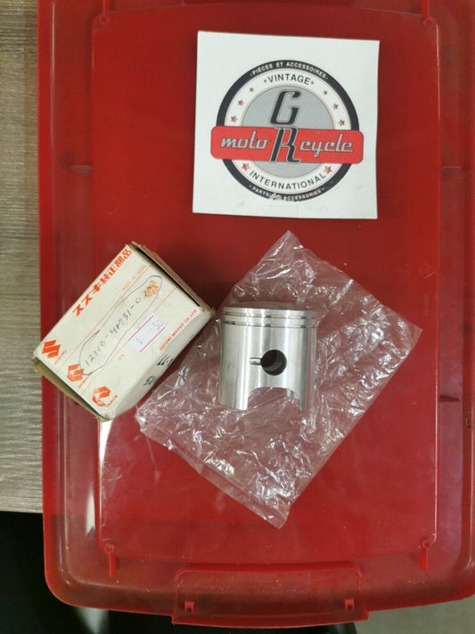 NOS SUZUKI PISTON RM125 1975 - 1977 12110-41719  SUB BY 12110-41002-025  S23