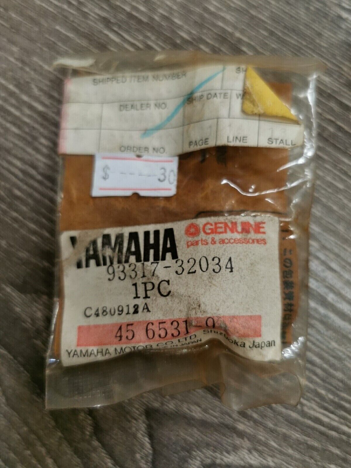 NOS YAMAHA  Cylindrical Bearing 93317-32034   Y56