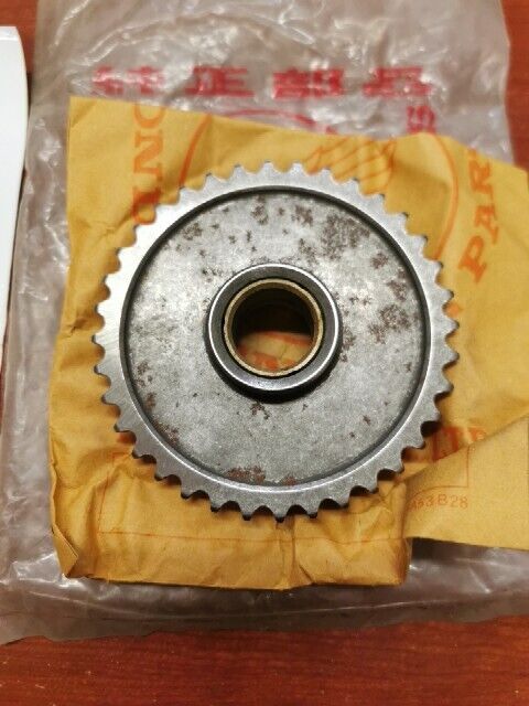 NOS Honda C72 C77 CA72 CA77 CB72 CB77 CP77 STARTING SPROCKET 28110-259-010 H75