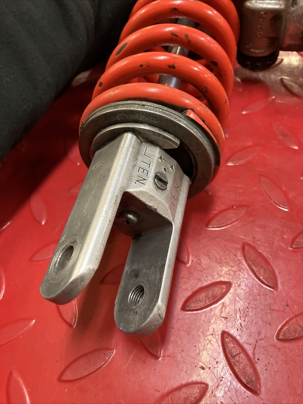 Honda CR250R 1984 rear shock absorber damper cushion
