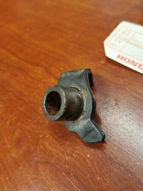NOS Honda CA160 CB93 CB125 CB160 KICK STARTER SPINDLE BUSHING 28258-216-000 H86