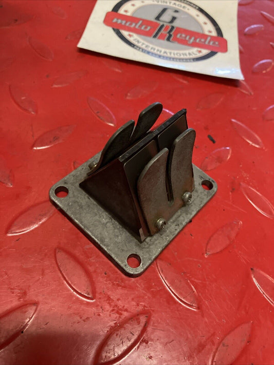 Yamaha DT125 1978 reed valve block cage petal  2