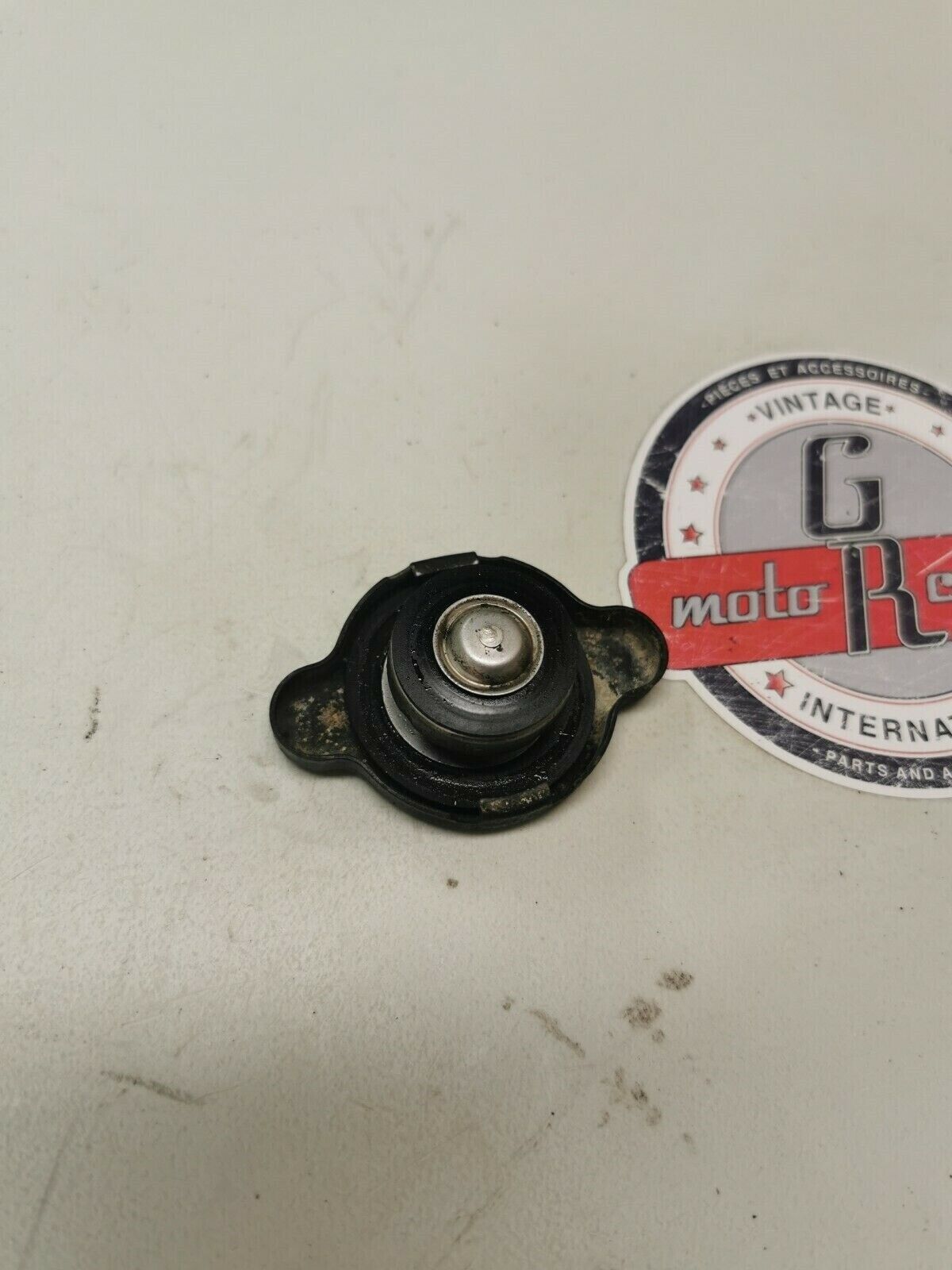 Suzuki RM125 1991 radiator cap cover