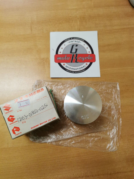 NOS SUZUKI  LT250R 1985 - 1992 PISTON 12103-01830-025  S4