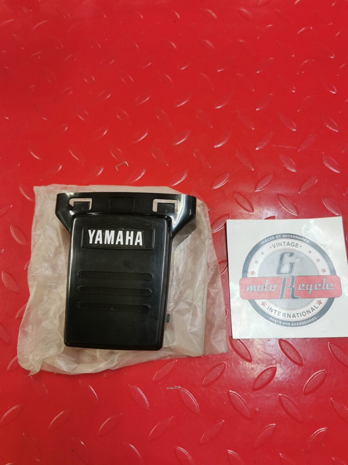NOS YAMAHA 1982 MJ50 CARRIER  FRONT PANEL 5N7-23391-00 Y14